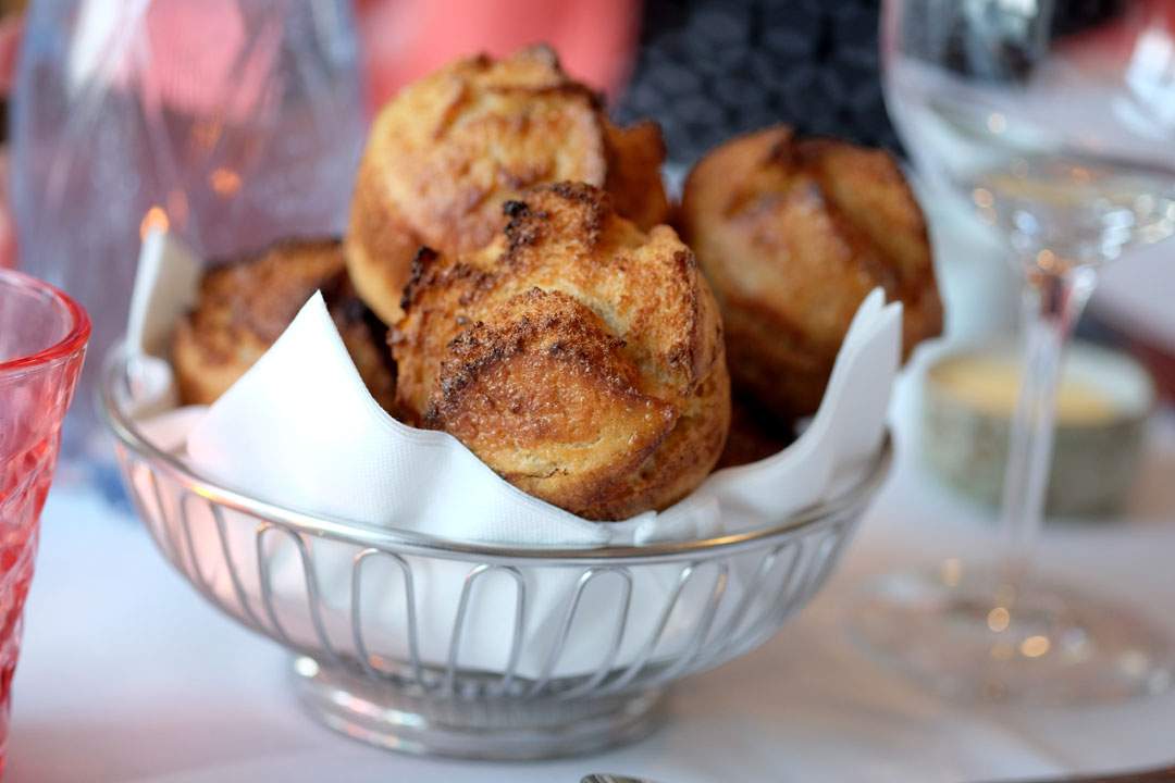 Nybakte kuvertbrød