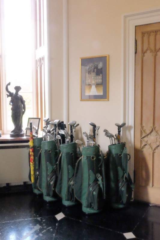 Golfsett til fri disposisjon.
