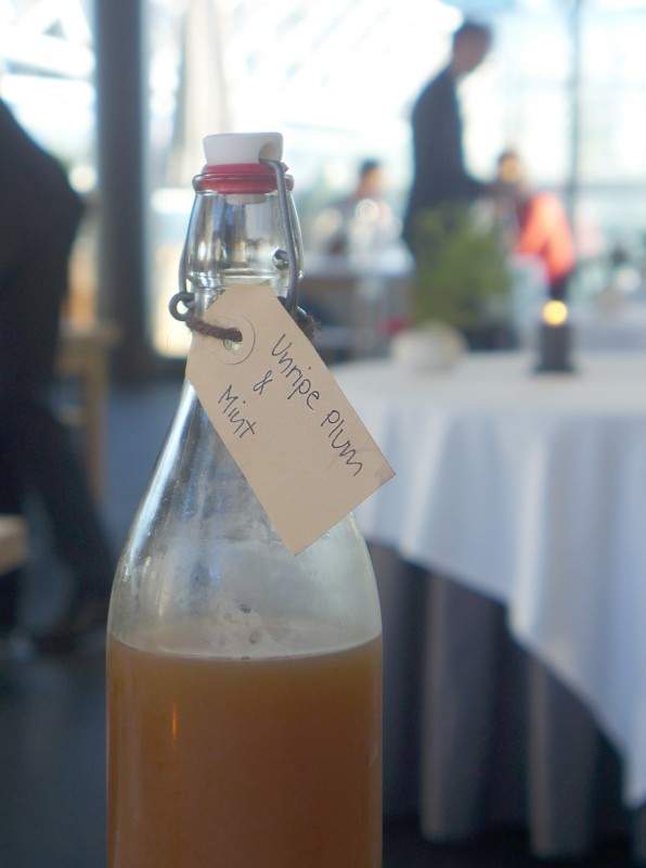 I går valgte jeg juicemenyen på Maaemo (ikke frivilig, men pga en pågående antibiotikakur). Det var en opplevelse i seg selv. Jeg savnet ikke vin et sekund. Alle juicene er spesiallaget på huset og passet som et skudd til hver av rettene.