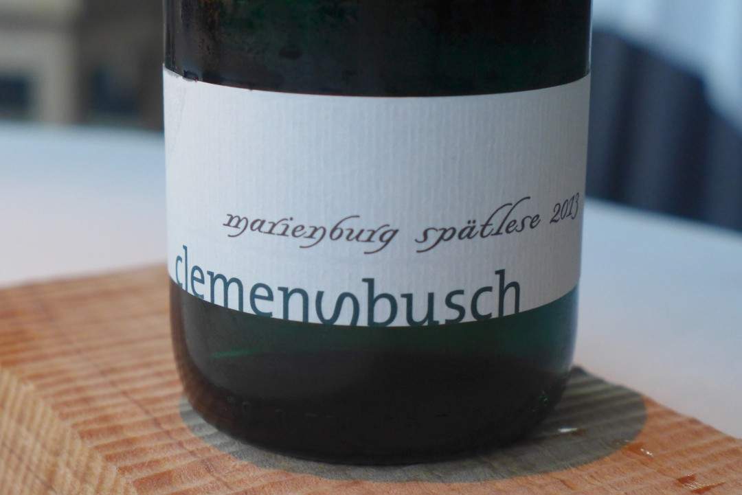 Riesling Spätlese Marineburg, Clemens Busch 2013, Mosel, Tyskland. Jeg får jordbærsoda til.
