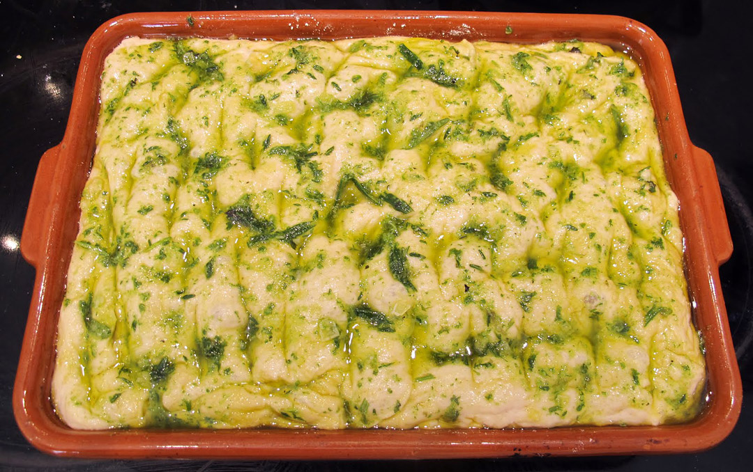 Rå focaccia med urteolje