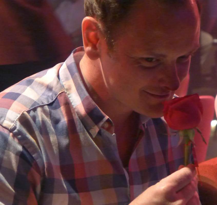 Lukter om ei rose. Smaker som ei rose.