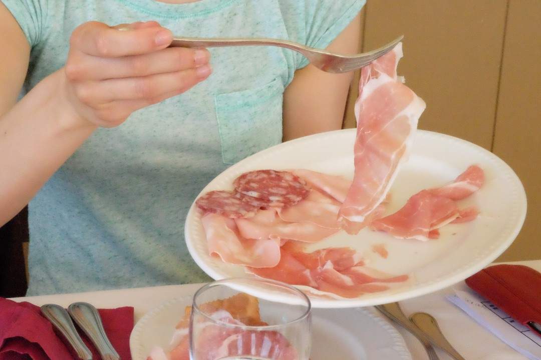 Skinke til folket! Men den perfekte ingrediensen til maten får du oppskrift på lenger ned i saken.