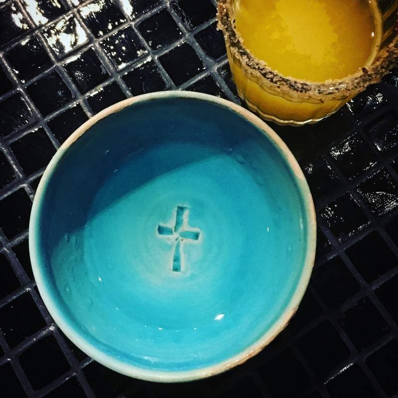 Mezcal til slutt. Servert med en syrlig juice med saltkant.