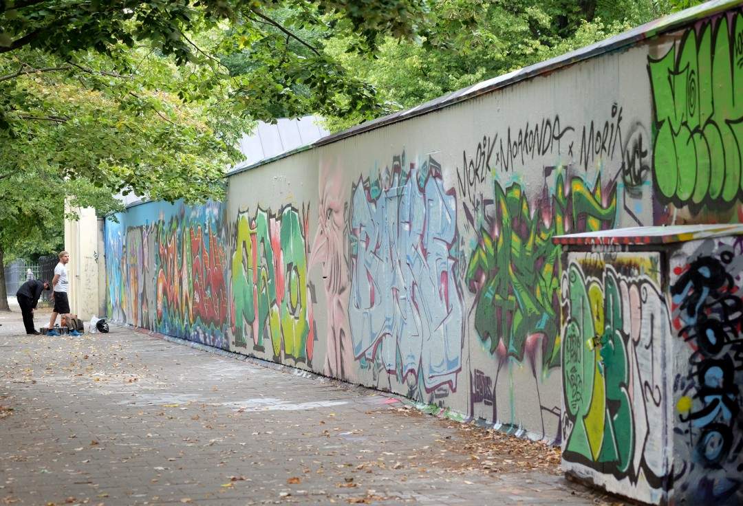 Graffitiveggen.