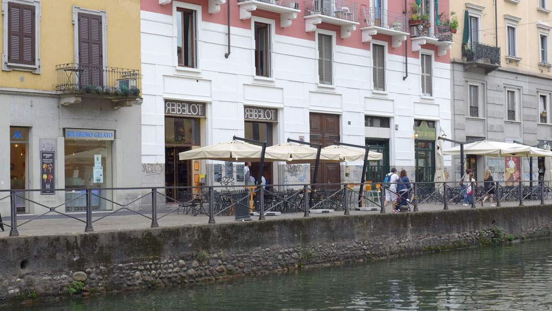 Her ligger Rebelot del pont med Al Pont de ferre ved siden av.