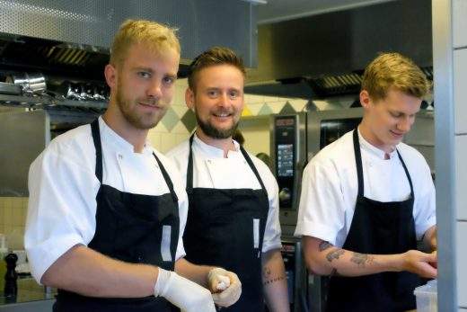 Steffen Villadsen og noen av hans kokker.