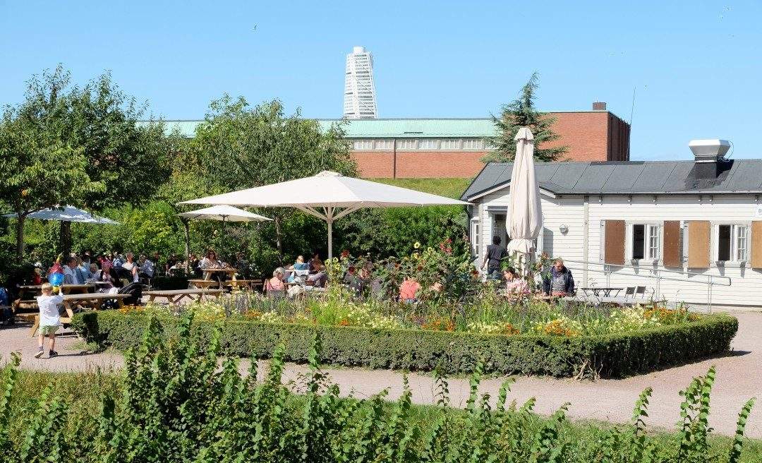 Idylliske Slottsträdgårdens kafé i Malmø.