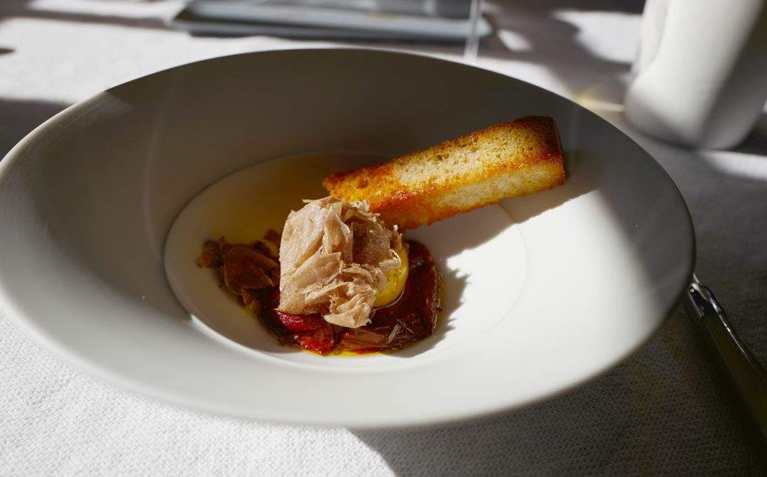 Egg, trøffel, paprika.