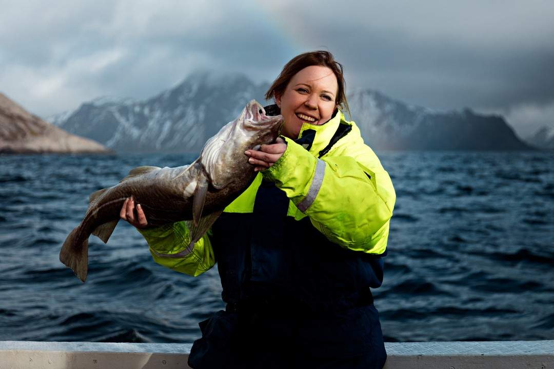 Kari Innerå i sitt rettte element i Nord-Norge. Bildet er hentet fra boken INNERÅ + BØ. Foto: Sune Eriksen.
